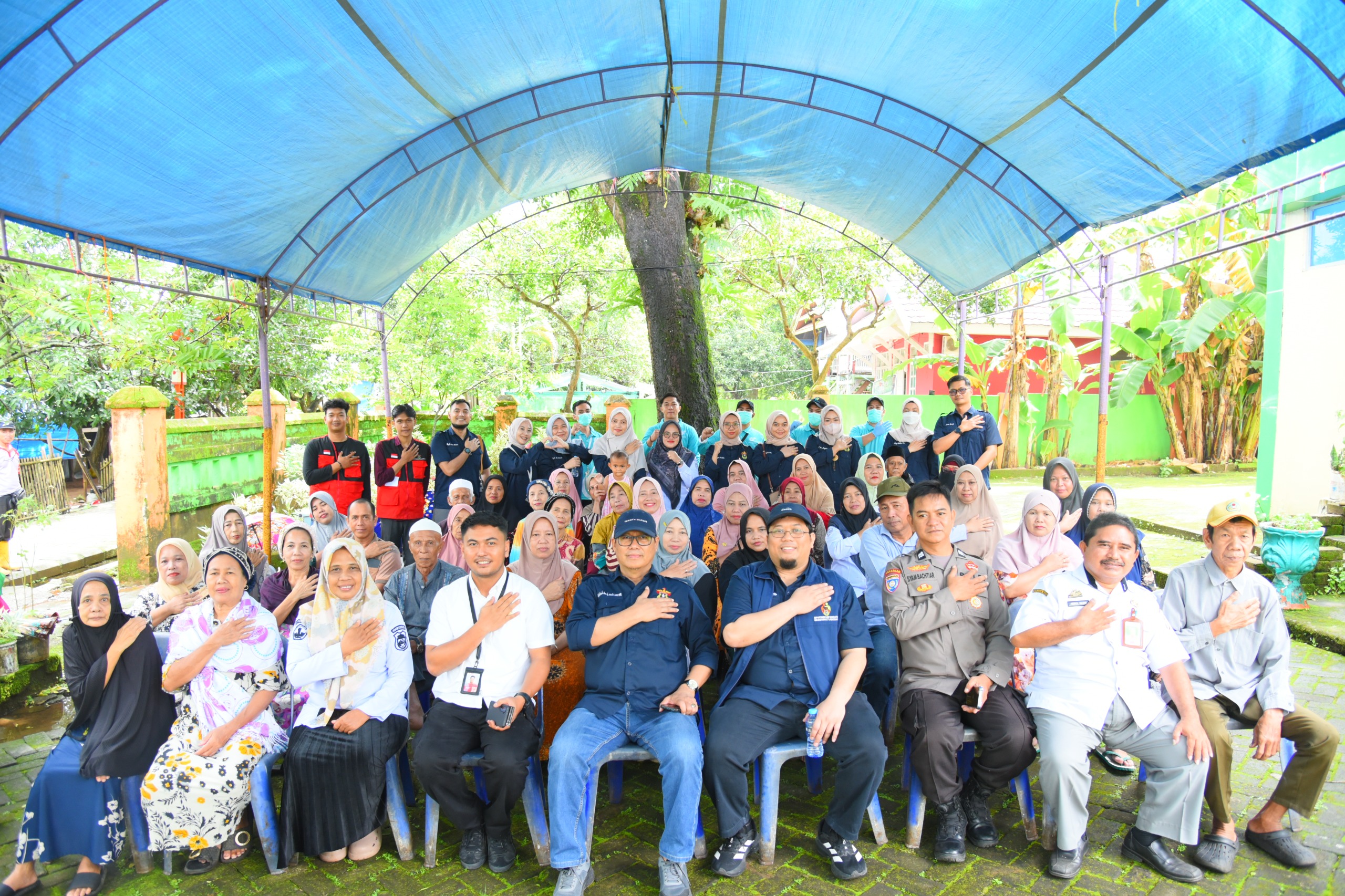 Gelar Baksos Terpadu di Pulau Lakkang, Kolaborasi FKG Unhas, BBLKM Makassar, dan Dinas Kesehatan Kota Makassar